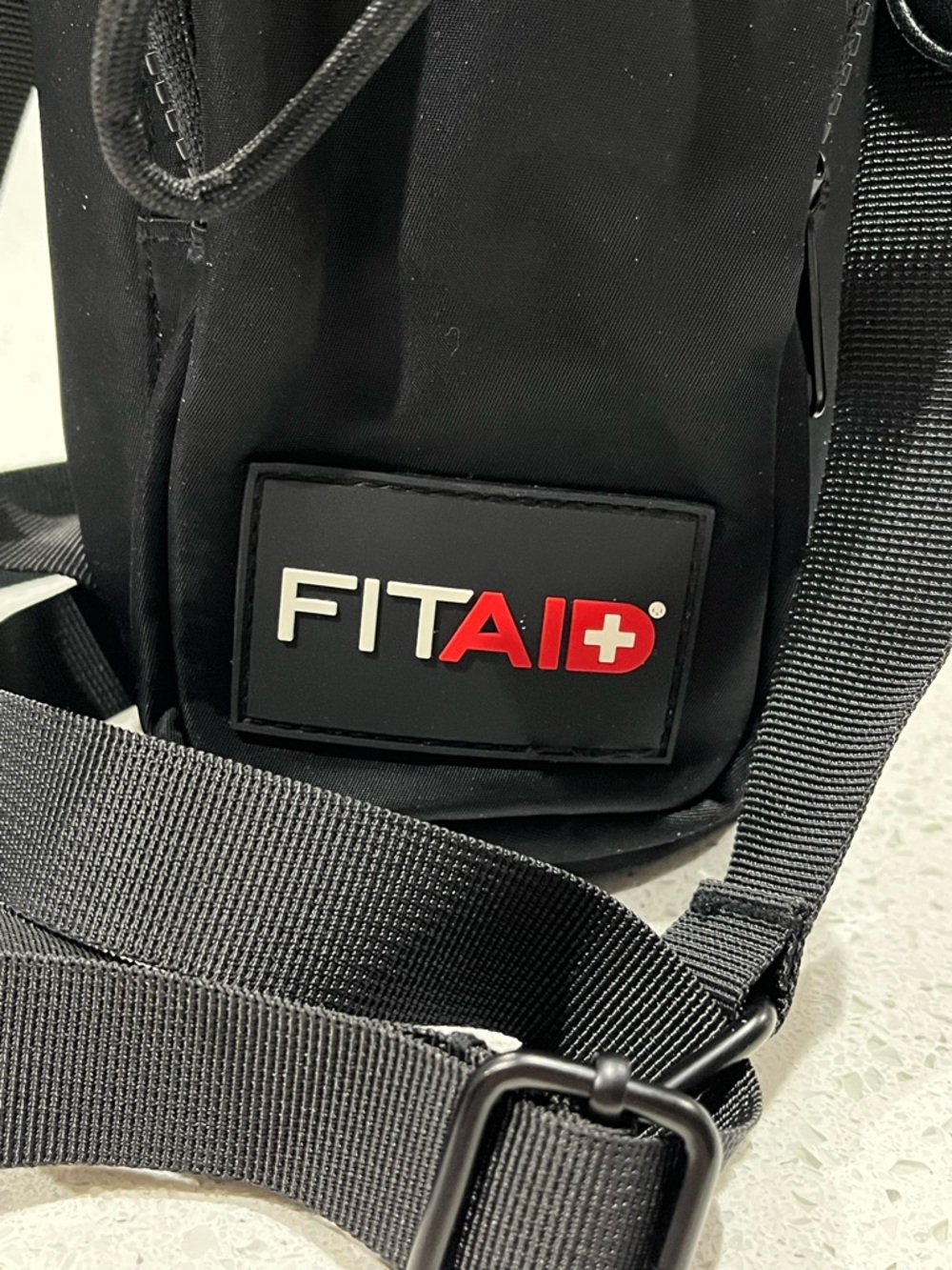 FitAid Insulated Adjustable Strap Water Bottle Carrier Bag - Picture 6 of 10